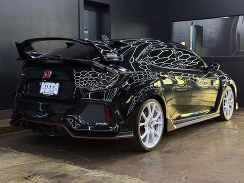 Used 2017 Honda Civic Type R image 9