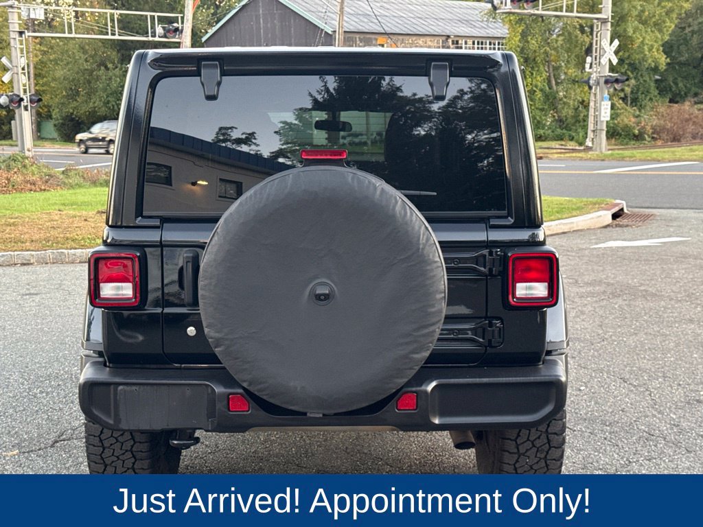 Used 2019 Jeep Wrangler Unlimited Sahara w/ Cold Weather Group AWD/4WD image 6