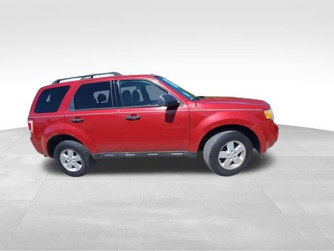 Used 2010 Ford Escape XLT FWD image 3