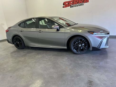 Used 2026 Toyota Camry SE FWD image 2