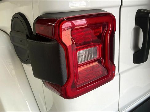 Used 2023 Jeep Wrangler Unlimited Rubicon w/ LED Lighting Group image 37