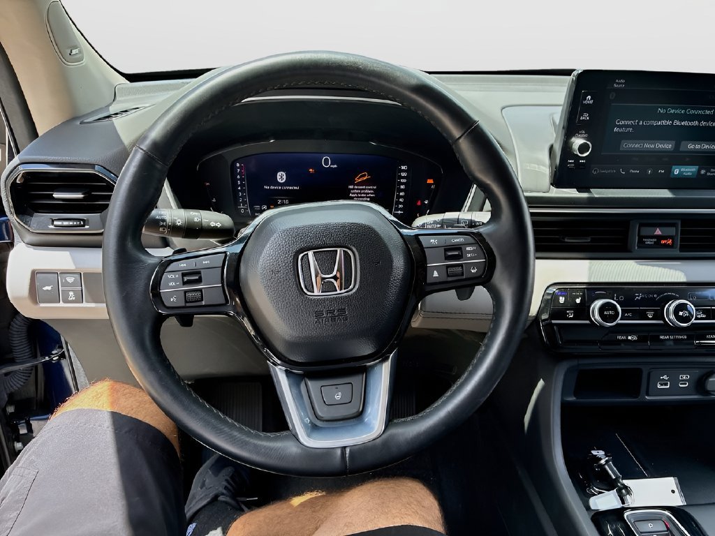Used 2025 Honda Pilot Elite image 11