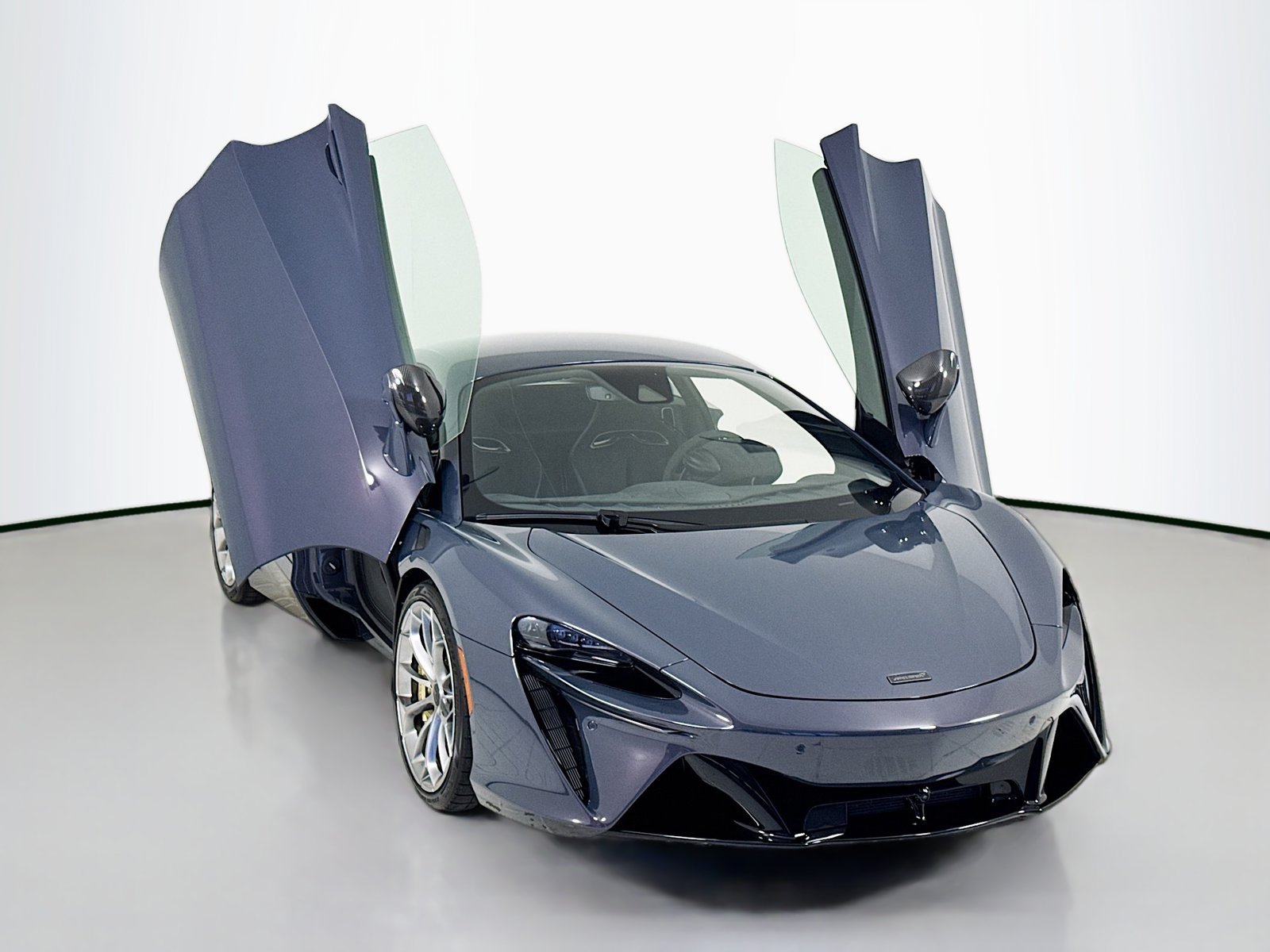 Used 2025 McLaren Artura RWD image 1