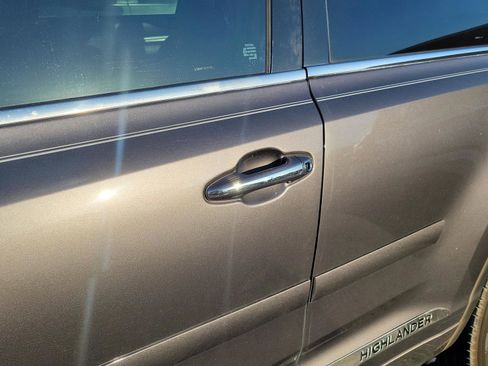 Used 2015 Toyota Highlander Limited Platinum image 28