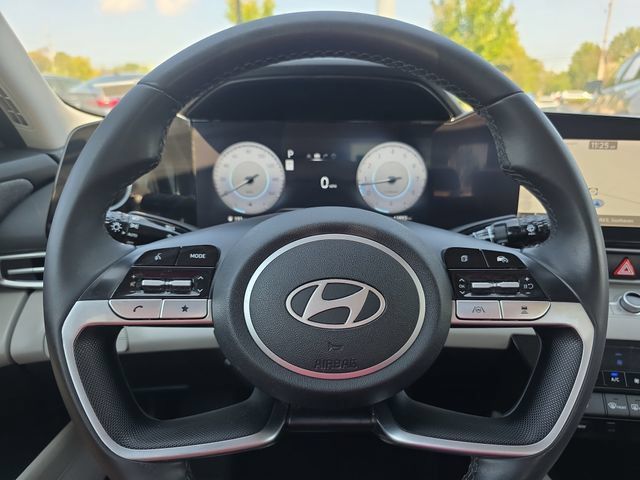 Used 2024 Hyundai Elantra Limited FWD image 19