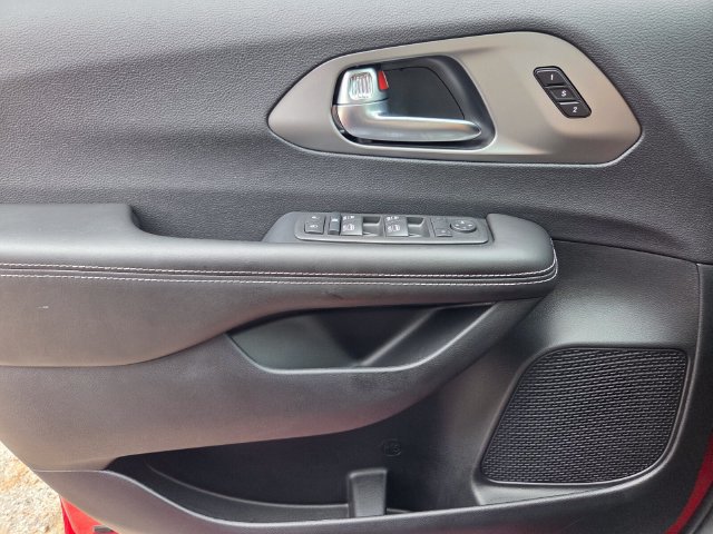 New 2027 Chrysler Pacifica Select FWD image 22