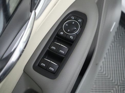 Used 2024 Cadillac XT6 Premium Luxury FWD image 40