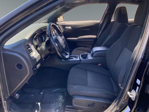 Used 2023 Dodge Charger SXT RWD image 9