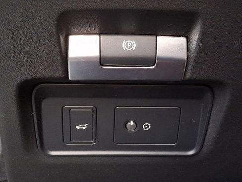 Used 2020 Land Rover Range Rover Evoque SE image 24