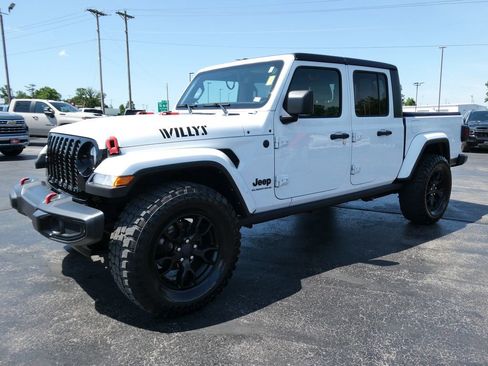 Used 2023 Jeep Gladiator Sport AWD/4WD image 8