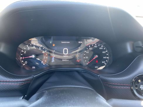 Used 2025 Jeep Compass Trailhawk AWD/4WD image 19