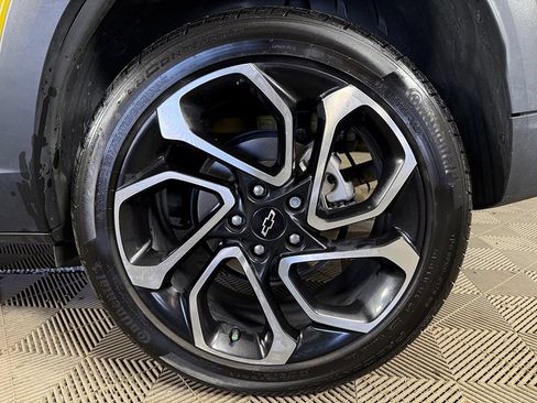 Used 2024 Chevrolet Trax RS FWD image 16