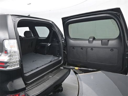 Certified 2023 Lexus GX 460 Premium w/ Premium Plus Package image 32