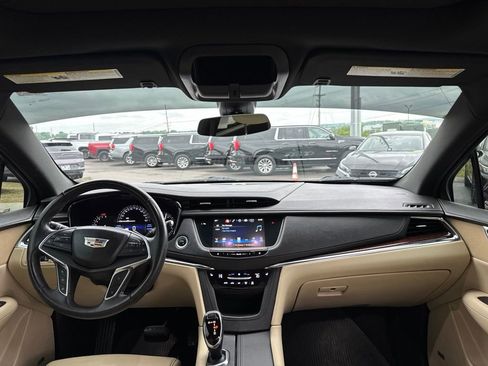 Used 2017 Cadillac XT5 Luxury w/ Driver Awareness Package FWD image 20