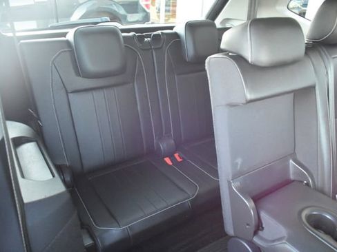 Used 2023 Volkswagen Tiguan SE image 41