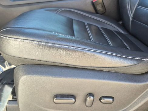 Used 2018 Ford Escape SEL image 12