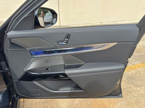 Used 2024 BMW 740i w/ Premium Package 2 RWD image 51