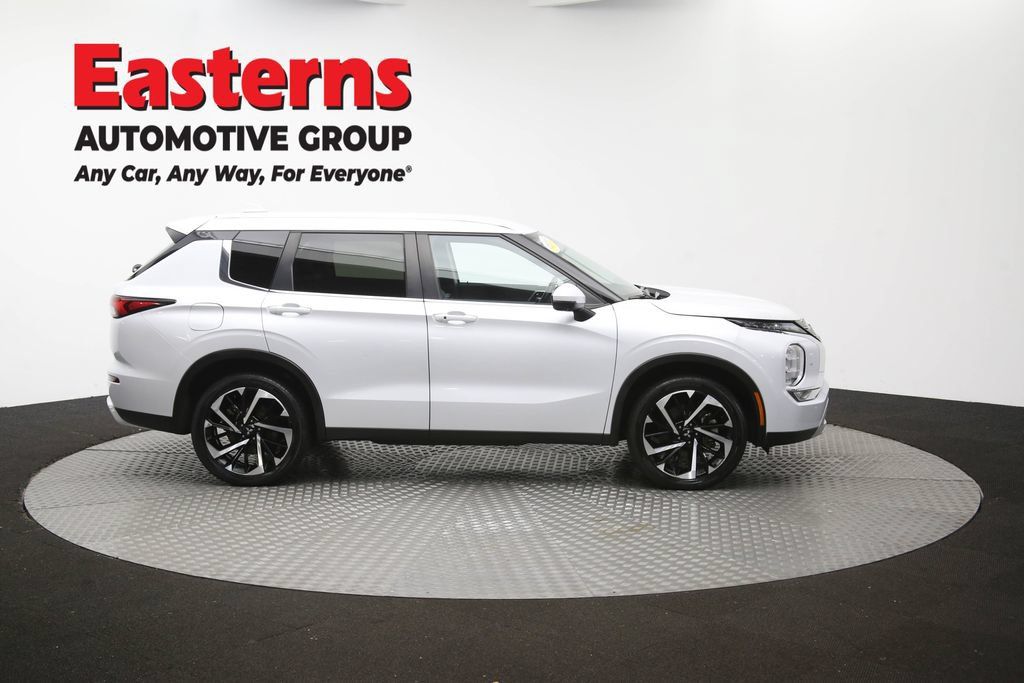 Used 2024 Mitsubishi Outlander SE AWD/4WD image 48