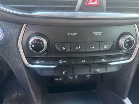 Used 2019 Hyundai Santa Fe SEL image 15