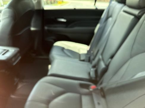 Used 2024 Toyota Grand Highlander FWD image 11