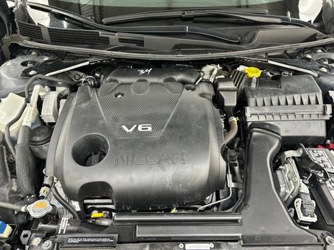 Used 2023 Nissan Maxima SL FWD image 31