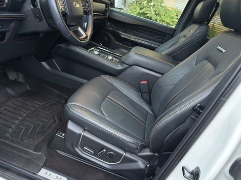 Used 2023 Ford Expedition Max Platinum image 9