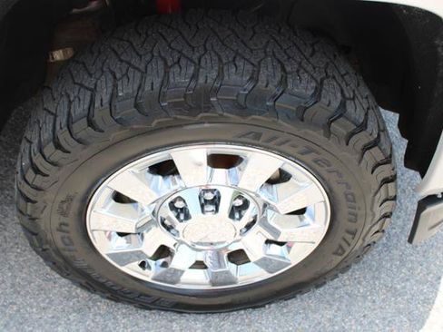 Used 2019 GMC Sierra 2500 Denali w/ Duramax Plus Package AWD/4WD image 15