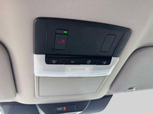 Used 2025 Nissan Pathfinder SL AWD/4WD image 29