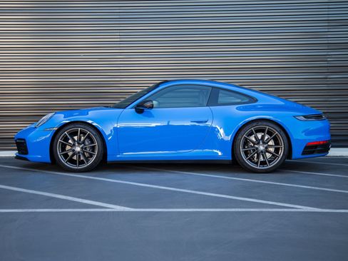 Certified 2024 Porsche 911 Carrera T RWD image 2