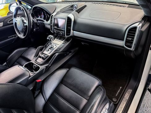 Used 2013 Porsche Cayenne Turbo w/ Premium Pkg Plus AWD/4WD image 26