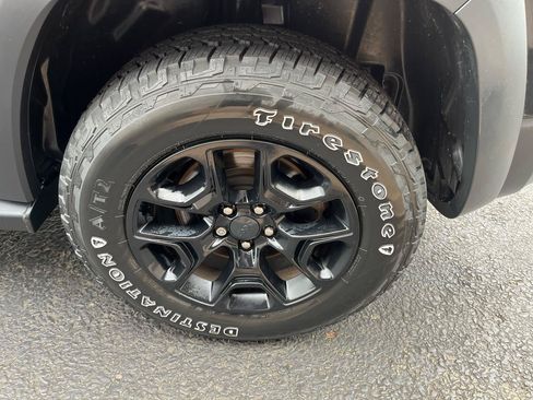 Used 2019 Jeep Cherokee Trailhawk w/ Trailer Tow Group AWD/4WD image 16