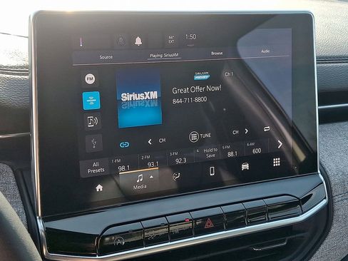 Used 2024 Jeep Compass Latitude image 16