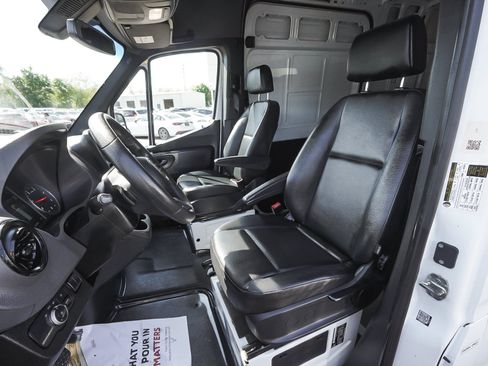 Used 2025 Mercedes-Benz Sprinter 2500 image 26