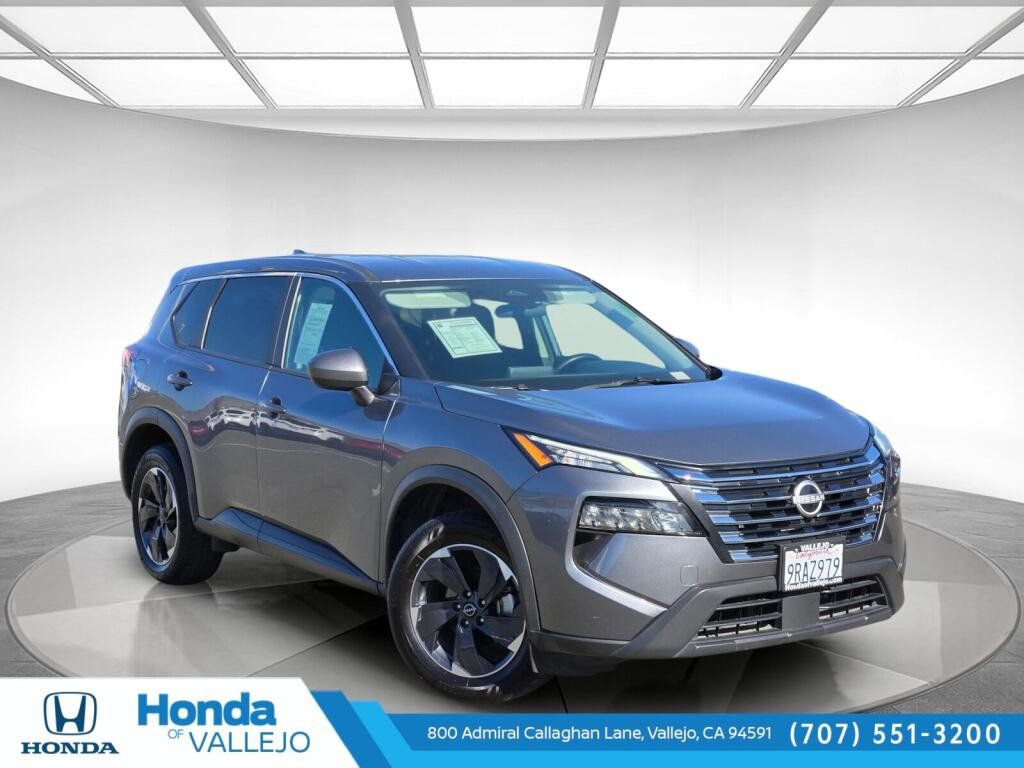 Used 2025 Nissan Rogue SV AWD/4WD image 1