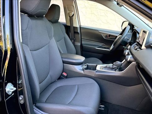 Certified 2025 Toyota RAV4 LE image 9