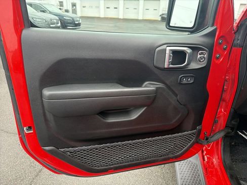 Used 2023 Jeep Wrangler Unlimited Rubicon 4xe w/ Cold Weather Group AWD/4WD image 11