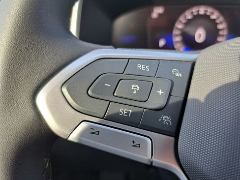 New 2026 Volkswagen Taos SE image 14