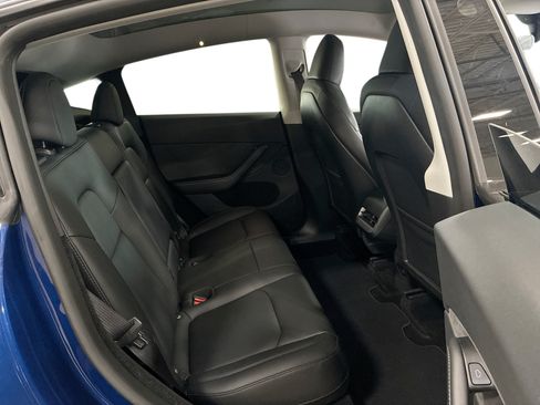 Certified 2023 Tesla Model Y Long Range AWD/4WD image 11