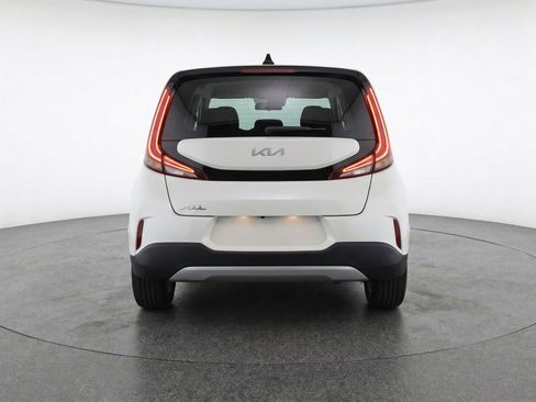 Used 2025 Kia Soul LX w/ LX Technology Package FWD image 7