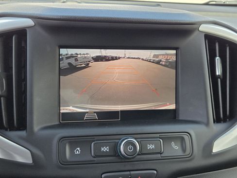 Used 2024 GMC Terrain SLE image 8