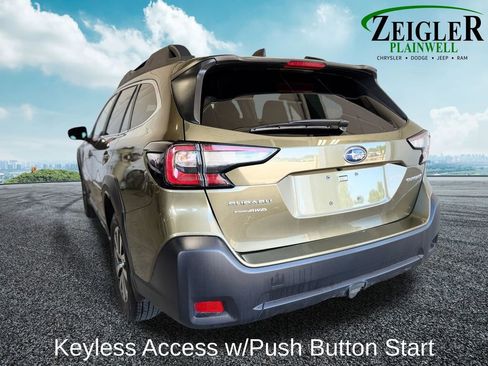 Used 2024 Subaru Outback Premium AWD/4WD image 4