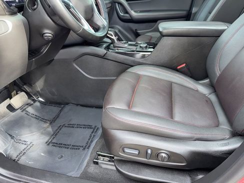 Used 2023 Chevrolet Blazer RS w/ Enhanced Convenience Package image 17