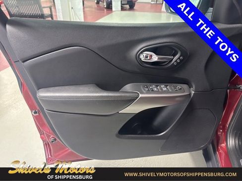 Certified 2021 Jeep Cherokee Limited w/ Elite Package image 12