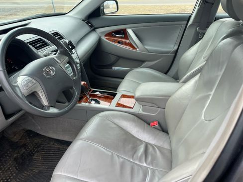 Used 2009 Toyota Camry XLE FWD image 9