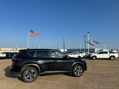 Certified 2025 Nissan Rogue SV AWD/4WD image 23