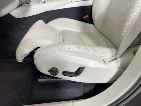 Used 2023 Volvo XC90 T8 Ultimate image 12