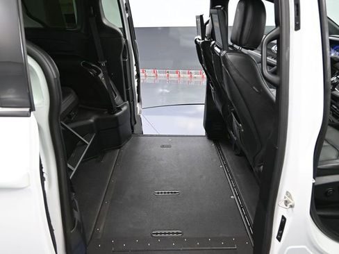 Used 2022 Chrysler Pacifica Touring-L w/ Uconnect Theater Family Group image 48