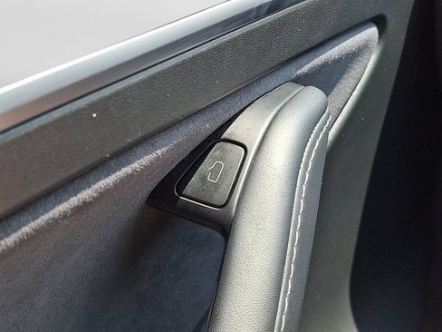 Used 2024 Tesla Model Y Long Range AWD/4WD image 26