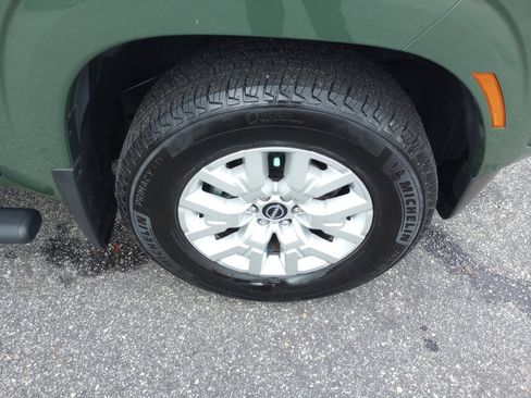 Used 2024 Nissan Frontier SV w/ SV Convenience Package image 25