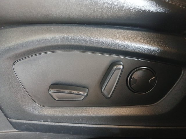 Used 2022 Ford Explorer XLT w/ Equipment Group 202A RWD image 6